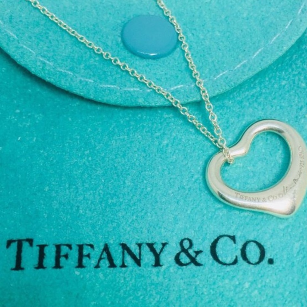 TIFFANY & CO silver heart charm pendant necklace